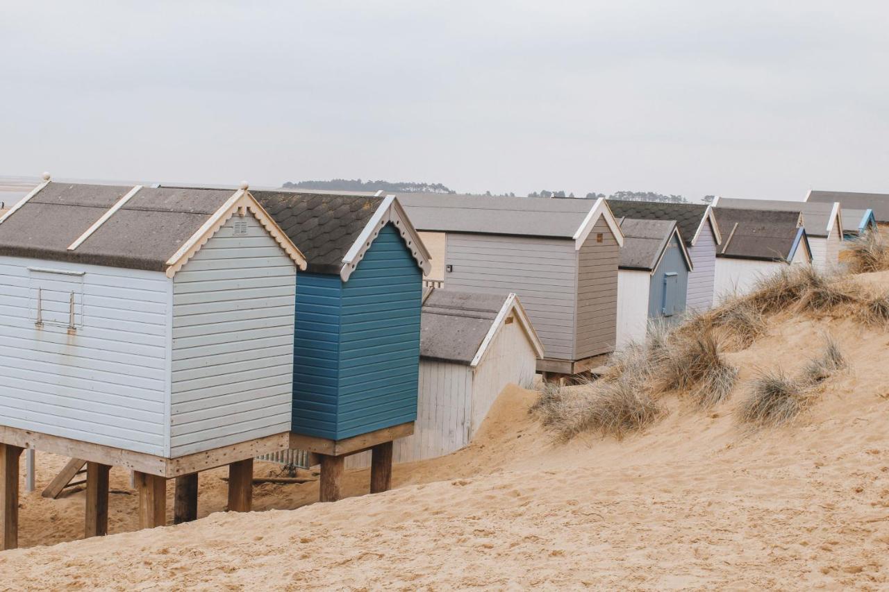 Modern Coastal Home Sleeping 5 - 2 Minute Walk To Pakefield Beach, Suffolk エクステリア 写真